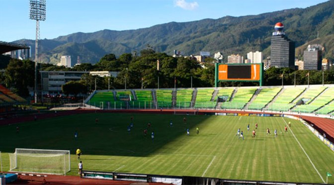 AÑO 2002: Mejoras al Estadio Olímpico para  recibir mañana el partido Venezuela-Colombia 