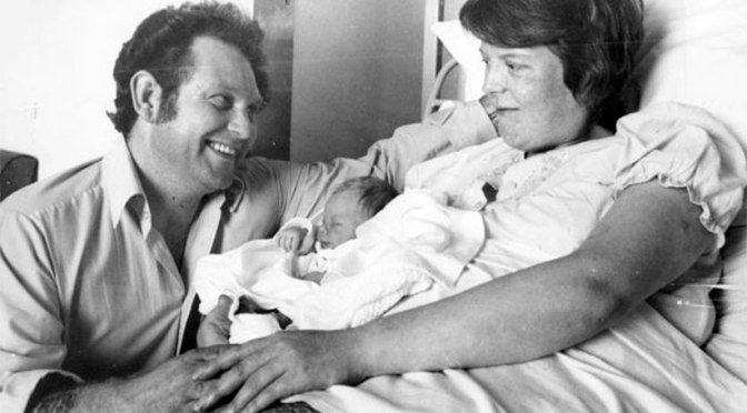 AÑO 1978: Robert Geoffrey Edwards y EL PRIMER BEBÉ PROBETA   